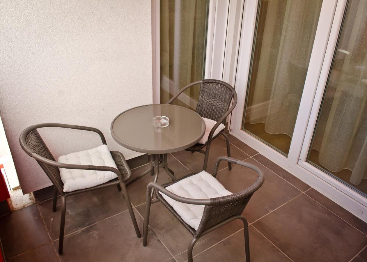 Appartement Amber Studio Oradea Extérieur photo