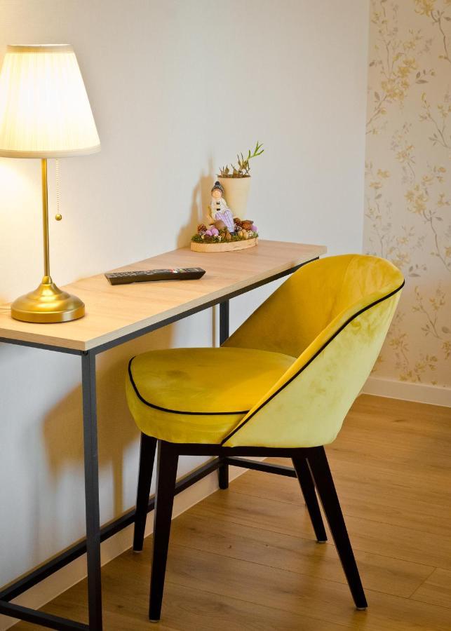 Appartement Amber Studio Oradea Extérieur photo
