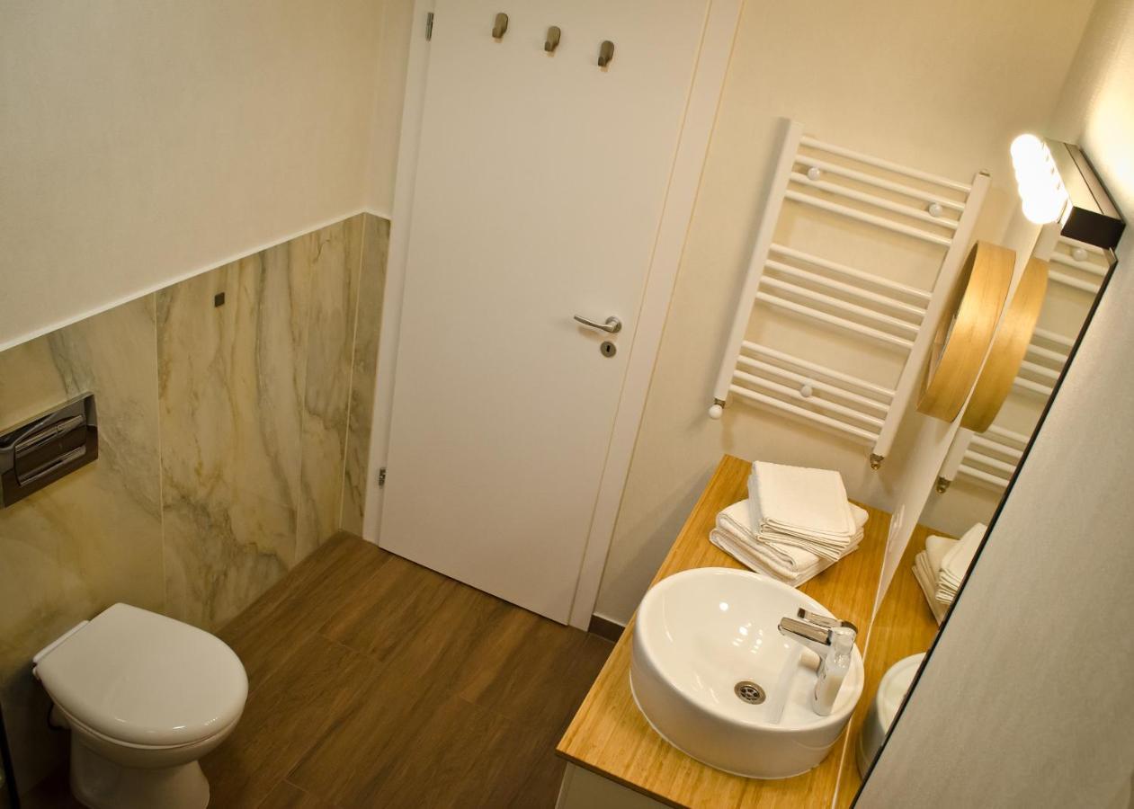 Appartement Amber Studio Oradea Extérieur photo